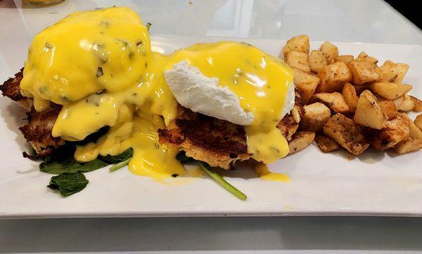 Crab cake benedict