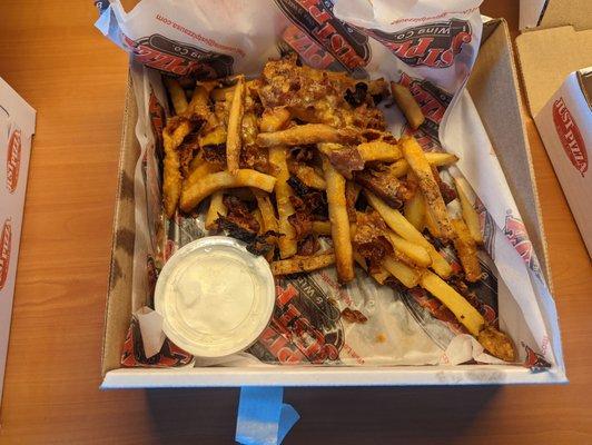 Loaded fries with all KINDSSSS of bacon action!!!