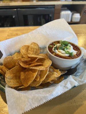 Cup 4X4 Chili (comes with chips)