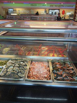 Come and try the variety of fresh seafood that we have on our bar.