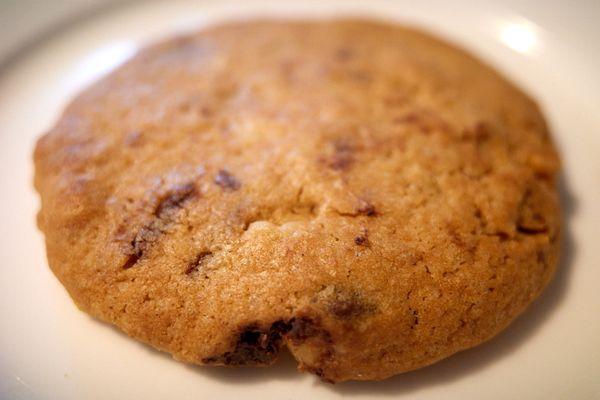 Chocolate mac nut cookie