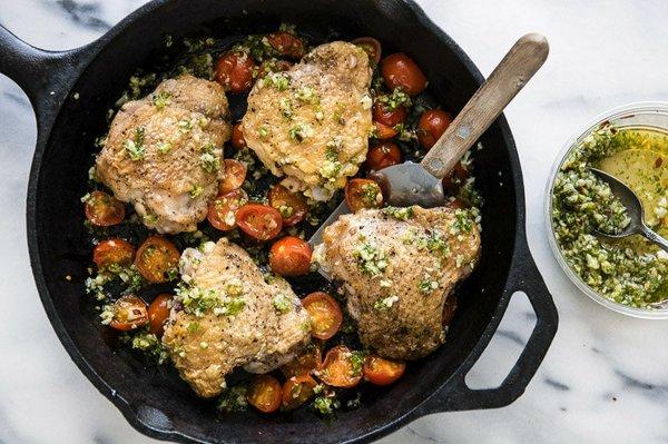 Crispy Chicken Thighs with Roasted Tomatoes and Garlic Magic Sauce - a Quick Dinner Kits, ready in 25 minutes or less.