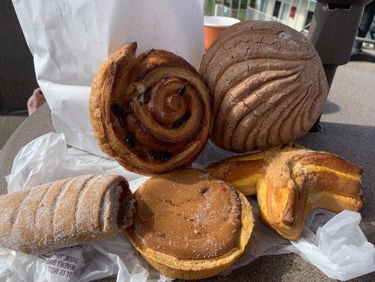 Many varieties of pastries.