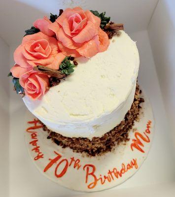 Delicious 6" cinnamon & pecan cake with real peach filling for my mom's 70th birthday! My mother loved it!