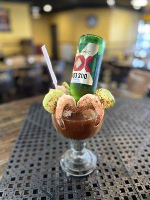 Michelada  con camarón