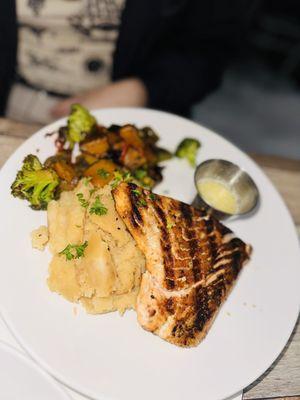 Salmon, garlic mashed potatoes and roasted winter veggies