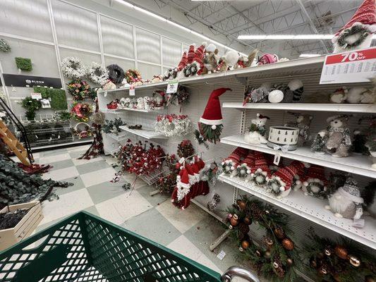 Wow! It's bargain time! Christmas decorations and decor all on sale already!