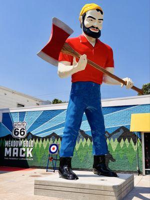 Meadow Gold Mack is a huge statue. There's also a store with all kinds of Route 66 nostalgic fun. Stop here when in Tulsa! August 2024