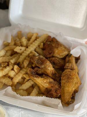 Cajun wings with fries