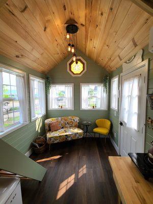 Garden House Livingroom and Kitchen