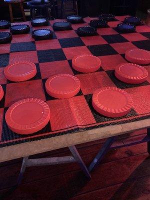 Giant checkers