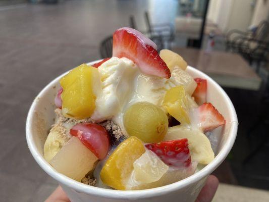 Fruit shaved ice