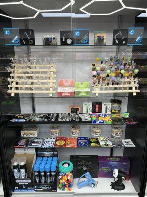 Bangers, Bowls, Dabbers, Exotic Bags, Downstems, Dry Herbs Vaporizer, Butane, Torches