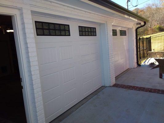 Heritage 3000 Short Bead Board in White with Black Stockton Windows