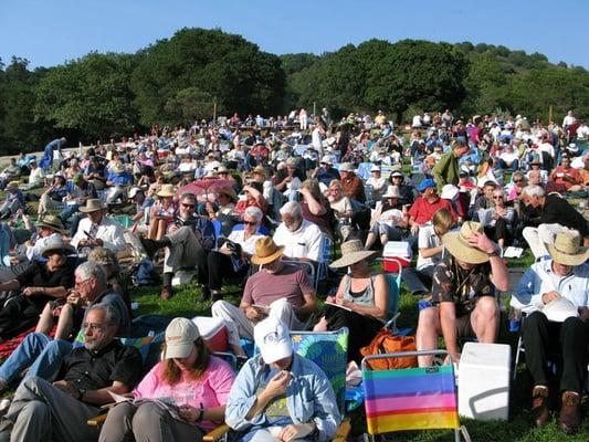 Concert outdoors at Gundlach Bundschu