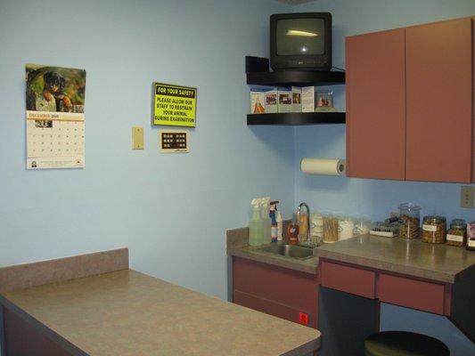 Exam room 3 of 4