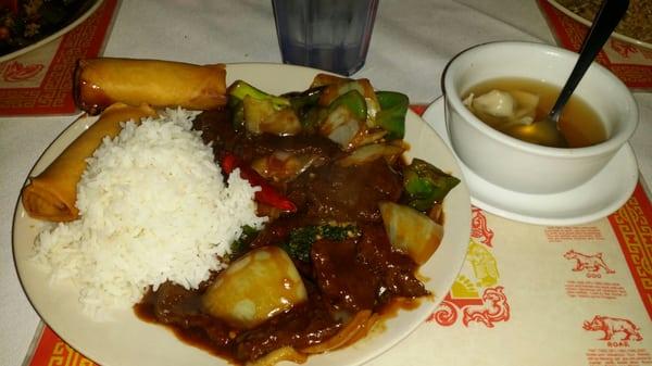 #12 Hunan beef lunch special with wonton soup