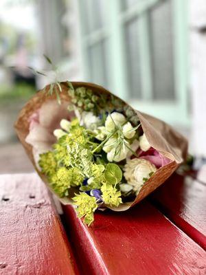 Beautiful fresh flowers from local farm #feastandflorafarm