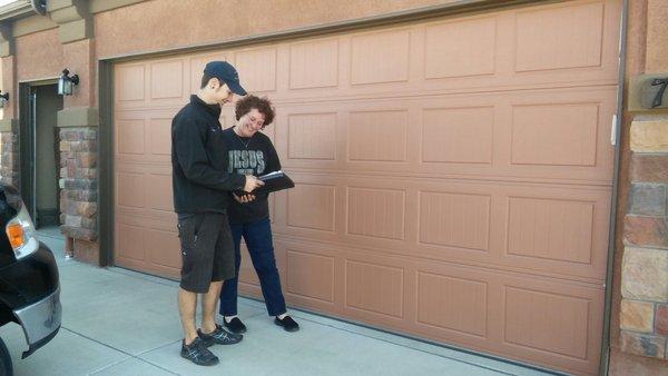 Look at my purty garage door...all back to better than normal..!