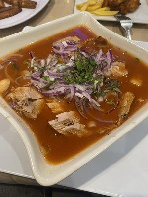 Encebollado de pescado