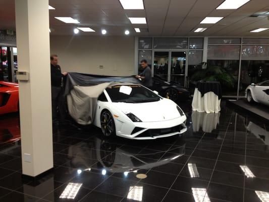 Unveiling if the new and final Gallardo!