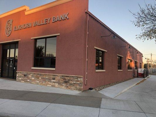 Elkhorn Valley Bank & Trust - Yankton Drive Thru