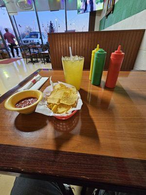 Chips and salsa for a start. Washed it down with a freah pineapple water.