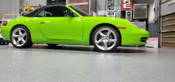 Silver to lime green