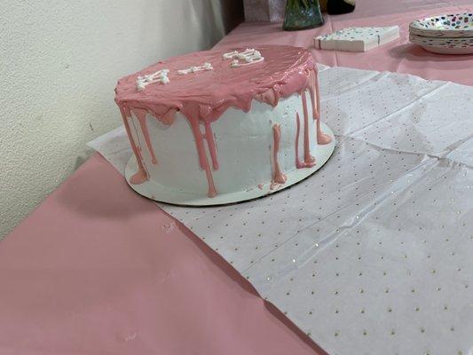 Baby shower cake