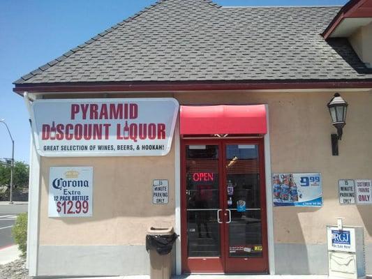 Front of the Pyramid Discount Liquor!