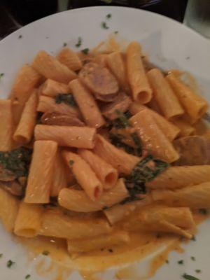 Rigatoni with spinach and sausage