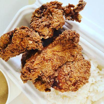 Fried chicken with gravy