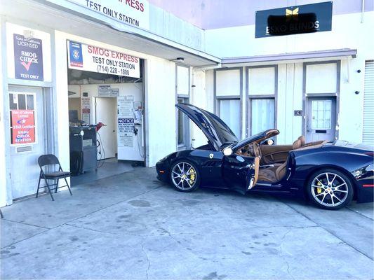 2010 Ferrari California getting
Smog at Smog Express by George
In Buena Park.