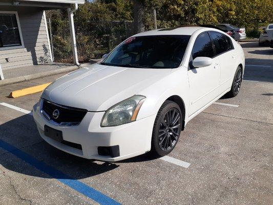 2007 Nissan Maxima SE.