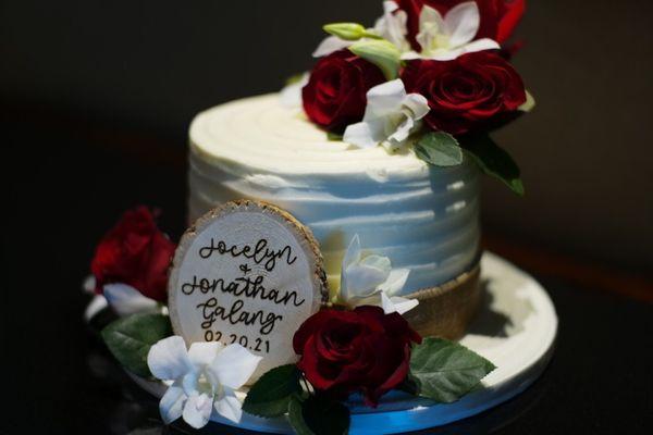 Marble cake with horizontal texture, and burlap.