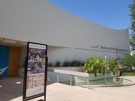 Entrance to Bakersfield Museum of Art