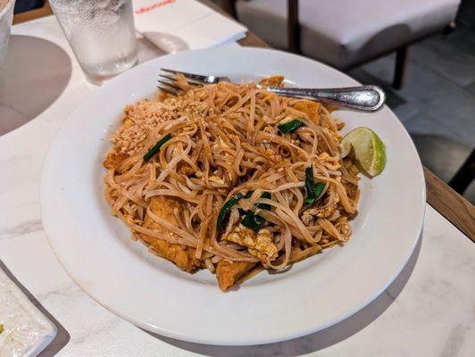 Pad thai with tofu