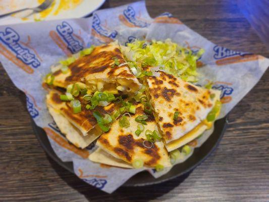 Mac and cheese quesadilla