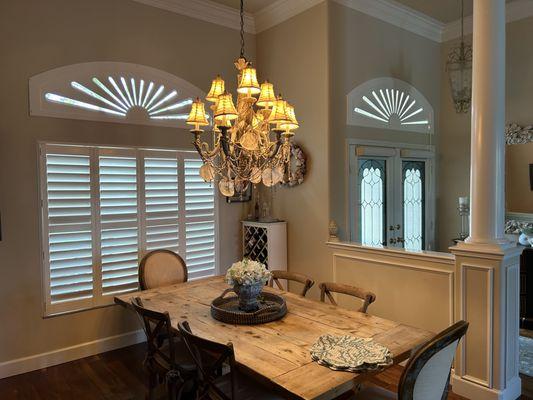 Plantation Shutter w/ Arch