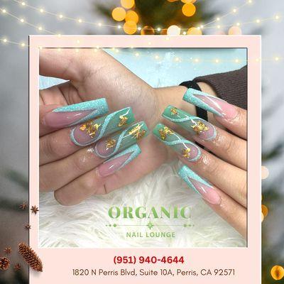 Add a special touch to this year's Christmas with an exclusive gift.
Give the gift of gorgeous nails to your loved ones.
_______________