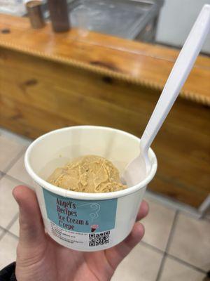 dulce de leche - 1 scoop in cup