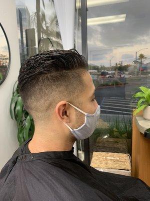 Low skin taper / men's haircut