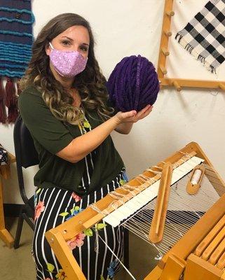 Weaving yarn and loom