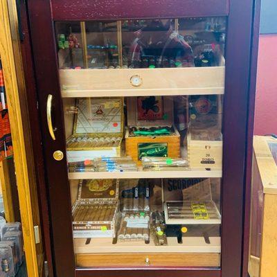 Genuine premium cigars by Montecristo, Acid Blondie Kuba Kuba. Arturo Fuentes, Perdomo, Cuban Parejo, Romeo Y Julietta and more