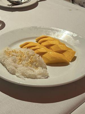 Sticky rice with mango $16