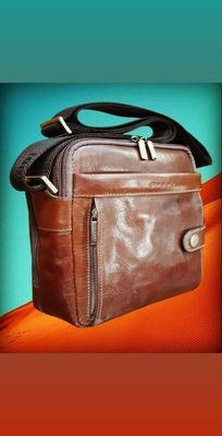 Made in Italy  Men Crossbody Messenger Satchel in genuine Calfskin leather. Beautifully well made.