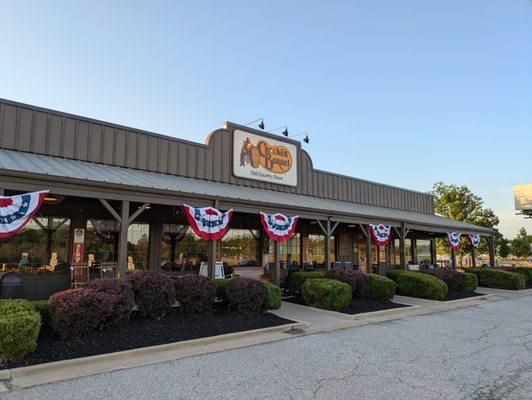 Cracker Barrel, 6233 Heimos Industrial Park Dr, Saint Louis