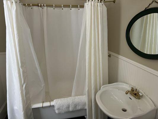 Cute bathroom, tub, and shower