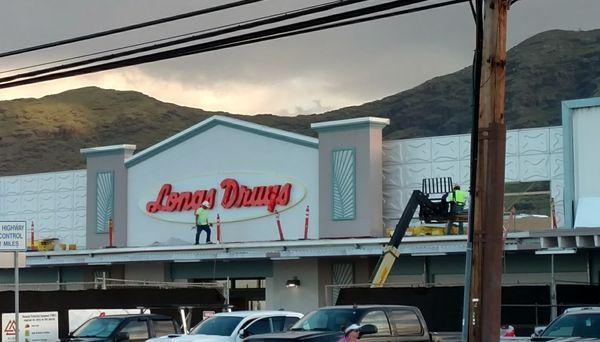 Longs Drugs sign