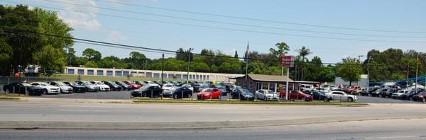 Sunshine Auto Brokers on Park Boulevard in Pinellas Park Florida. Visit us online at www.SunshineAutoBrokers.com